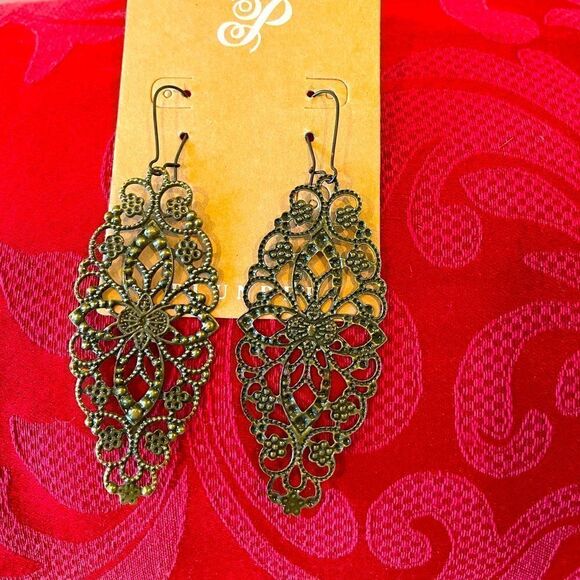 NEW Plunder Antique Gold Lace Earrings - Picture 1 of 4